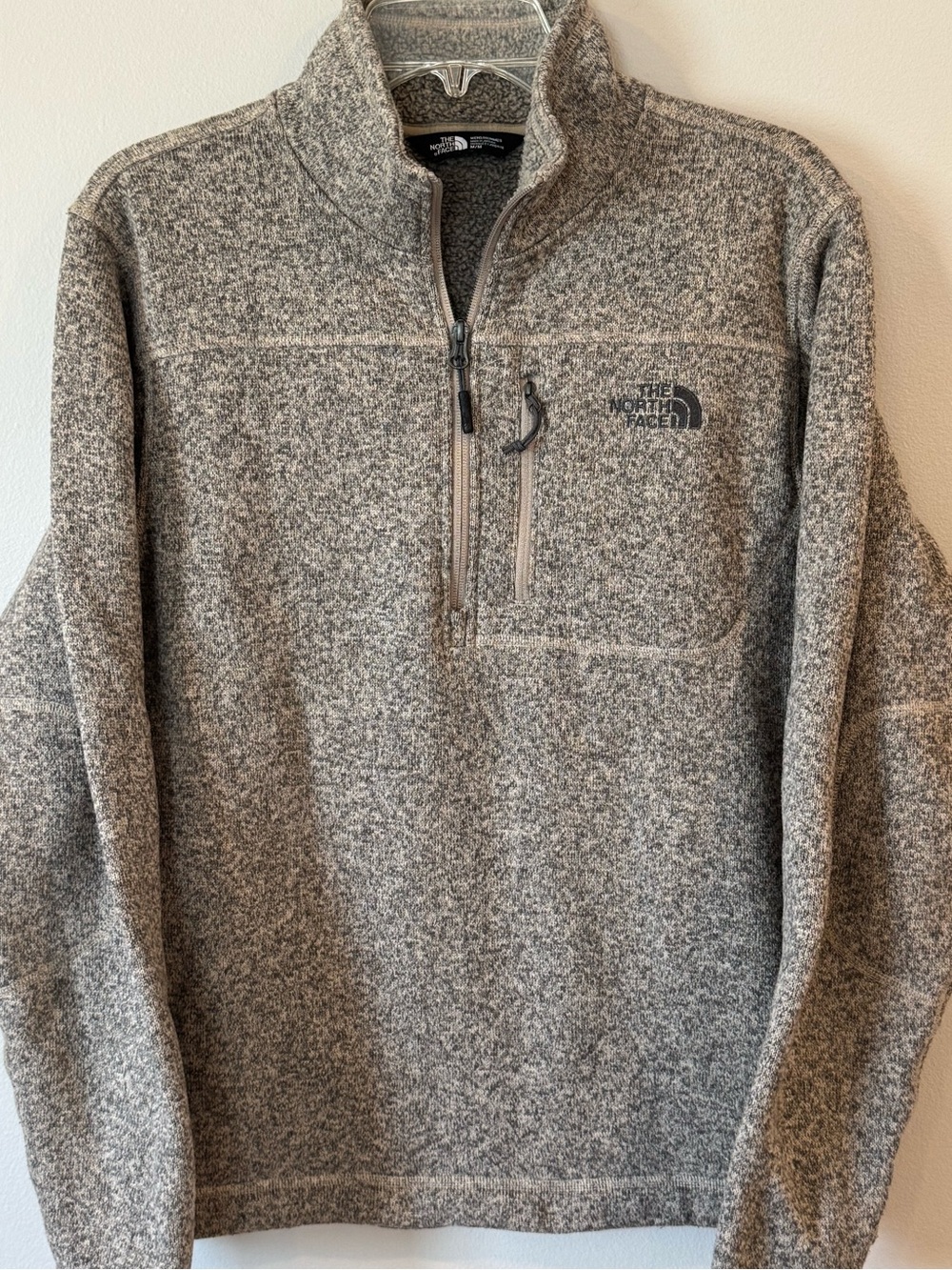 The North Face Men’s Medium Quarter Zip Fleece Pullover Sweater Beige Gray